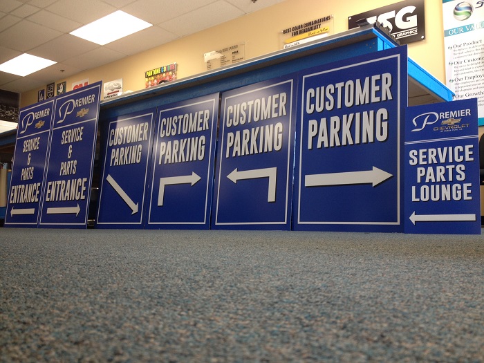 auto dealer directional signs