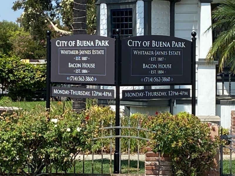custom outdoor signs in buena park, ca