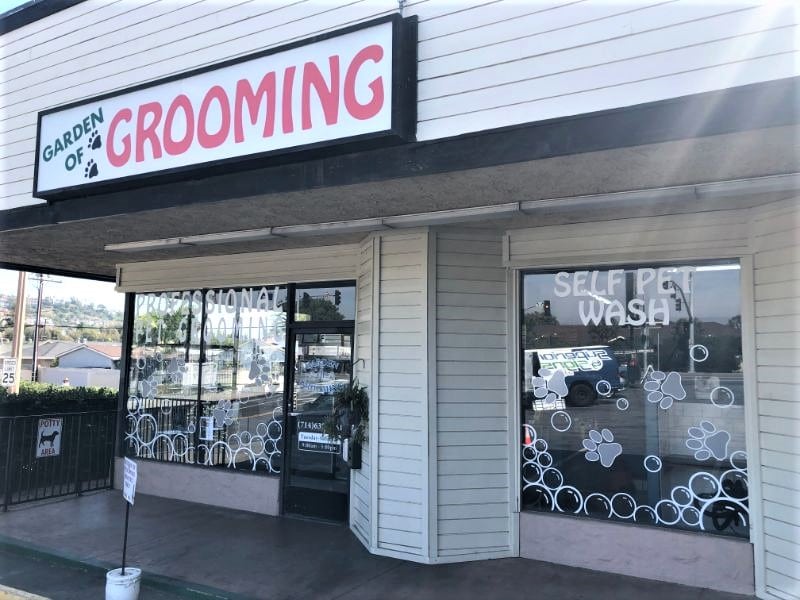 pet grooming storefront signs