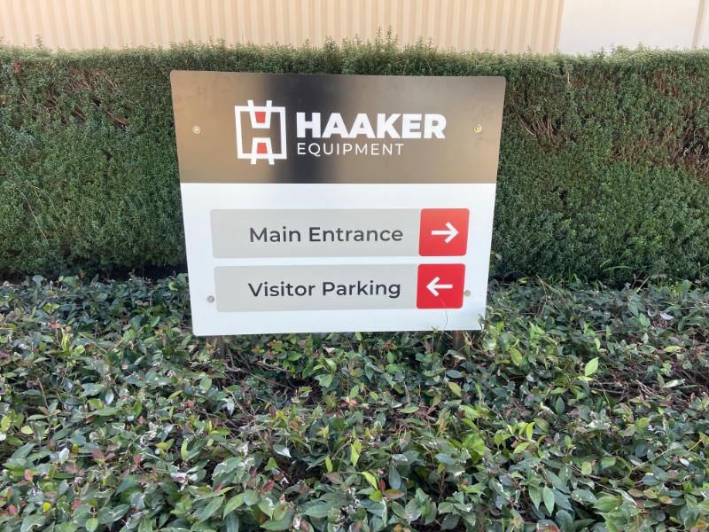 custom designed wayfinding and directional signs in los angeles, ca